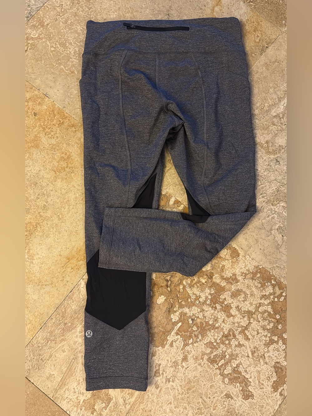 Lululemon capri size 6